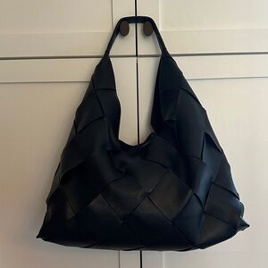 AND OTHER STORIES WOVEN LEATHER SHOULDER BAG